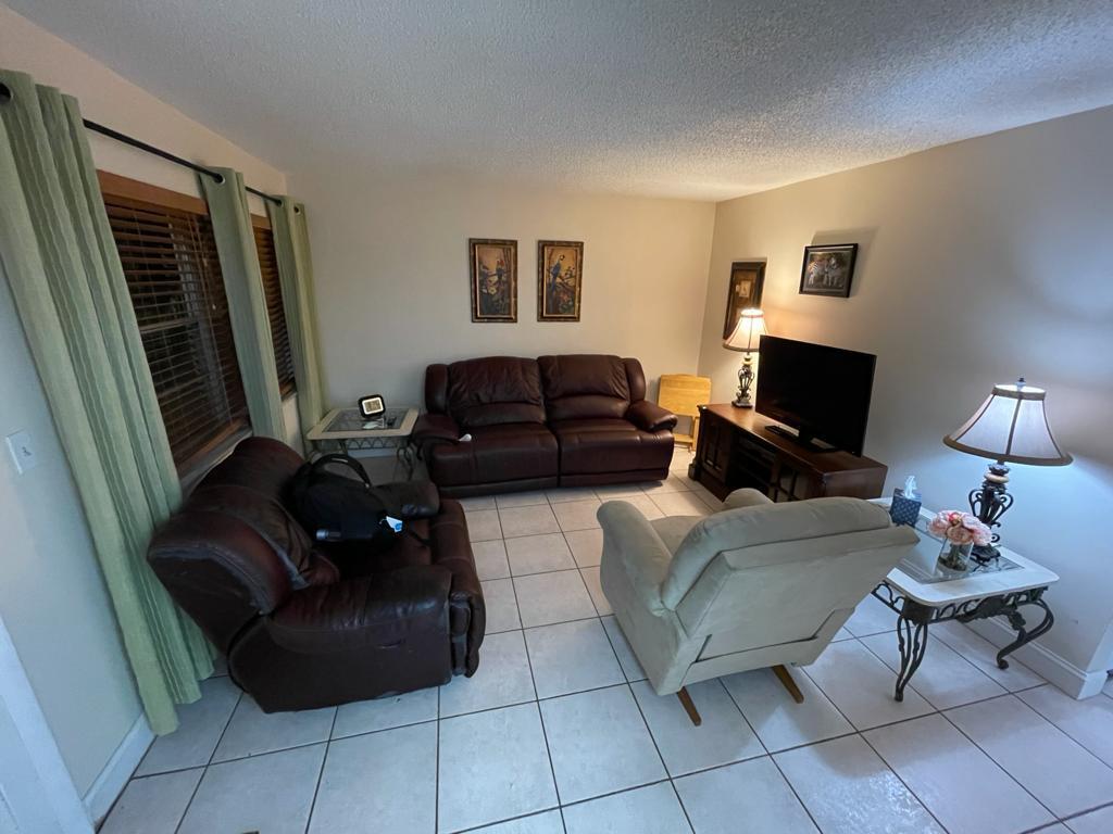 340 Northwest 19th Street, Unit 104 Boca Raton, FL 33432 - Photo 12 of 24 63600062-9995-4817-a55d-1efd1b8d759c