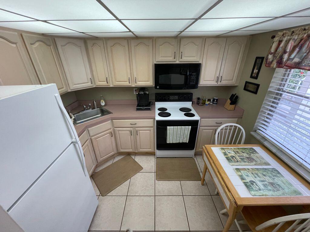 340 Northwest 19th Street, Unit 104 Boca Raton, FL 33432 - Photo 8 of 24 125c549a-6d5f-4ab3-b40b-1c7dab3ee01b