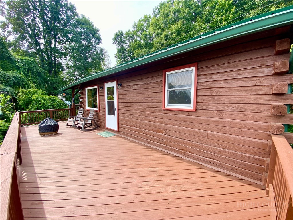 547 Round Knob Ridge Road West Jefferson, NC 28694 - Photo 10 of 30 Gallery Image 10