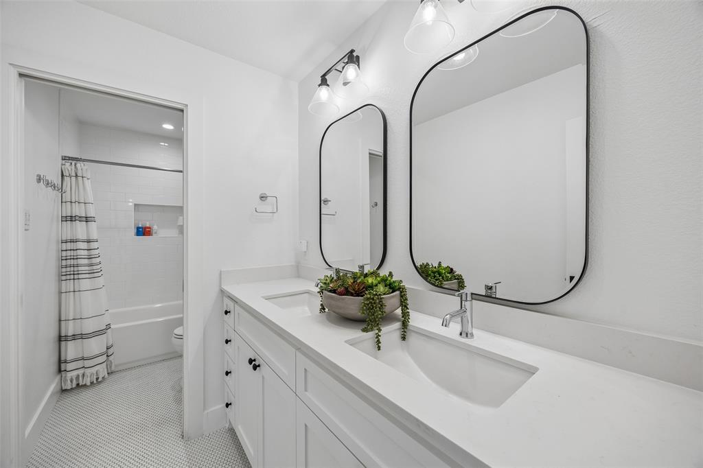 9431 Spring Branch Drive Dallas, TX 75238 - Photo 25 of 40