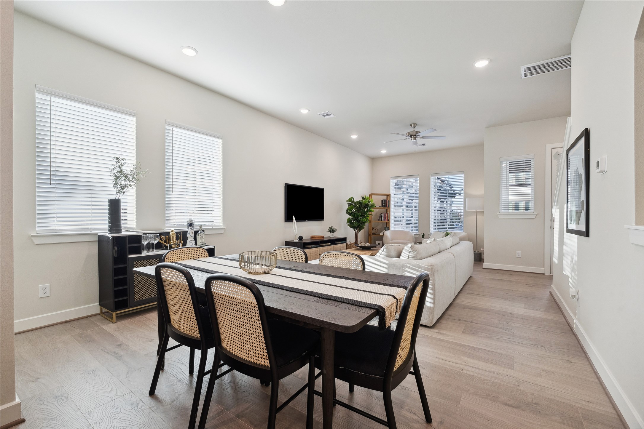 3057 Hicks Street Houston, TX 77007 - Photo 4 of 20
Representative photo. Layout and selections may vary.