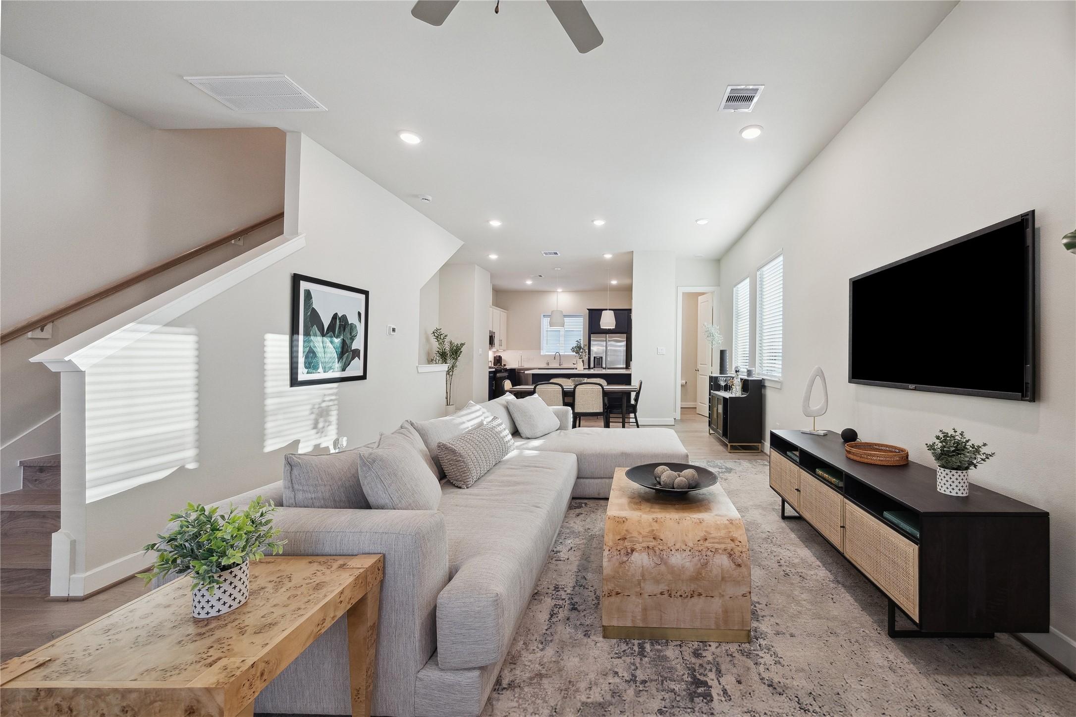 3057 Hicks Street Houston, TX 77007 - Photo 10 of 20
Representative photo. Layout and selections may vary.