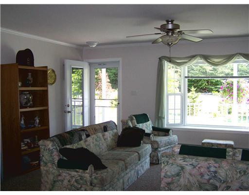 21 Hamilton Way Limerick, ME 04048 - Photo 3 of 16 Living Room.