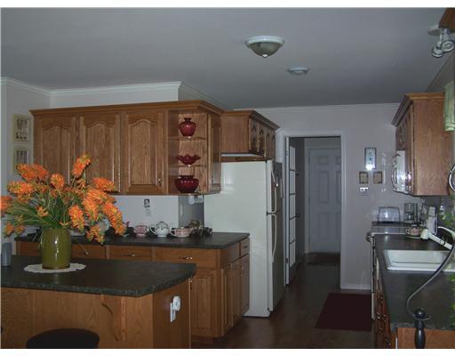 21 Hamilton Way Limerick, ME 04048 - Photo 7 of 16 Kitchen.