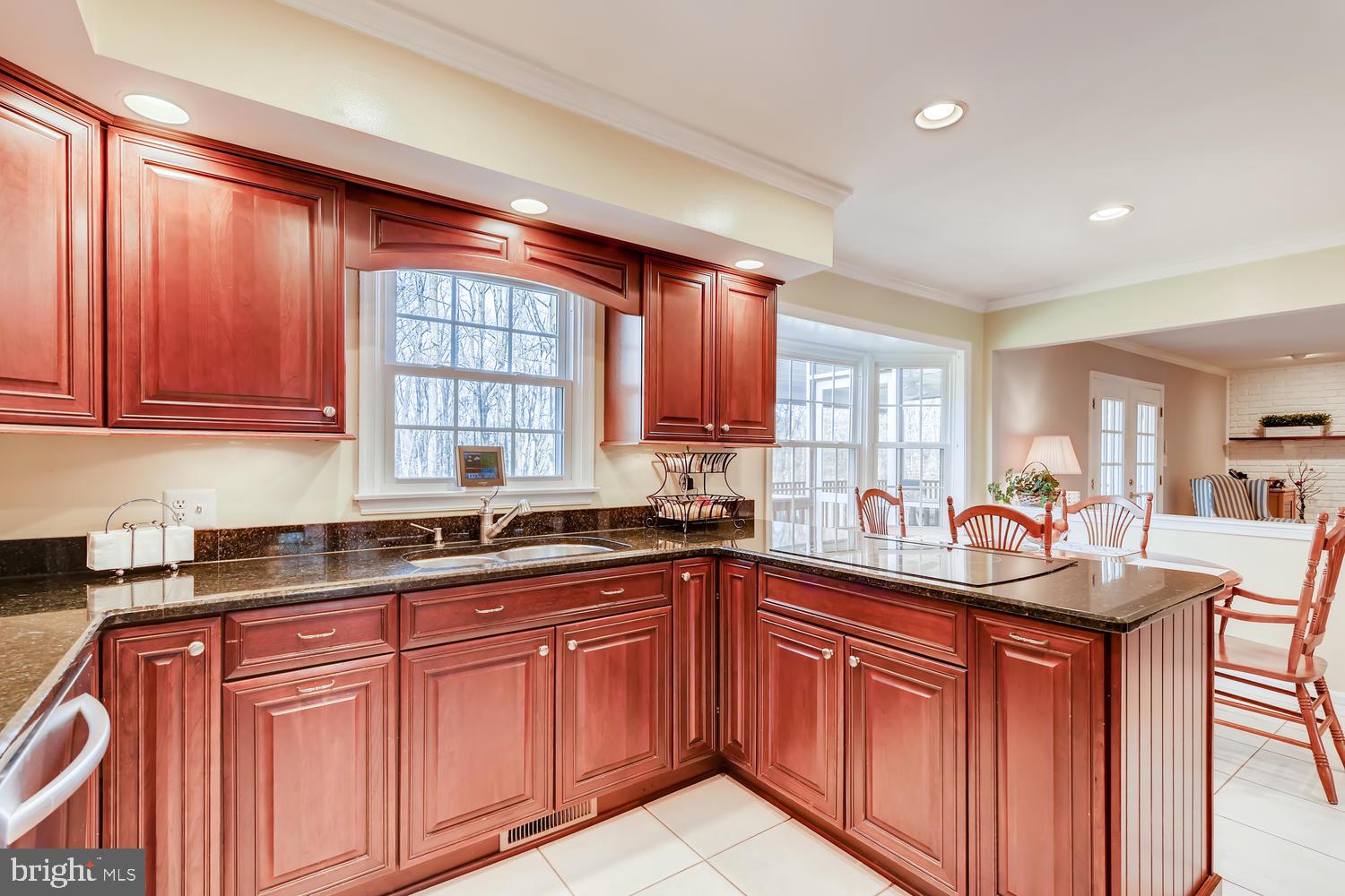 2810 York Manor Road Phoenix, MD 21131 - Photo 3 of 36