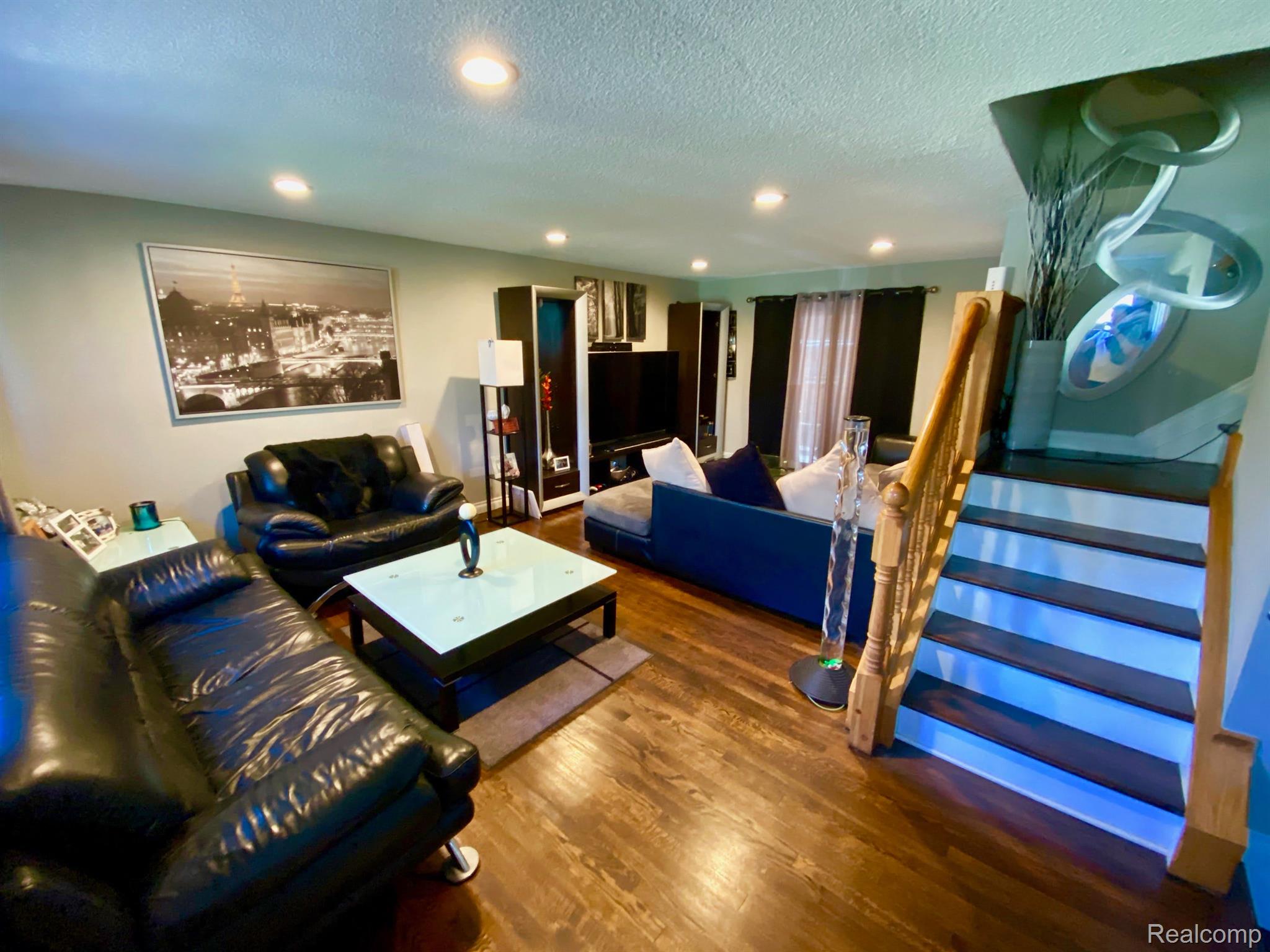 29513 Curtis Road Livonia, MI 48152 - Photo 8 of 23 Gallery Image 8