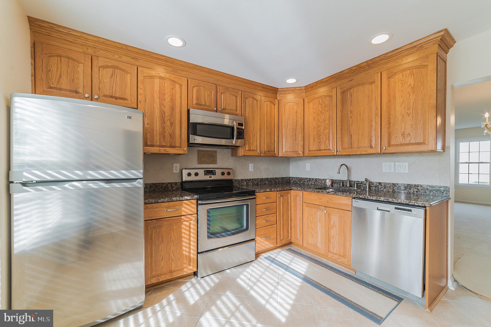 1682 Ridgely Court Crofton, MD 21114 - Photo 3 of 29 Under Cabinet Lighting & 42" Cabinets & Granite!