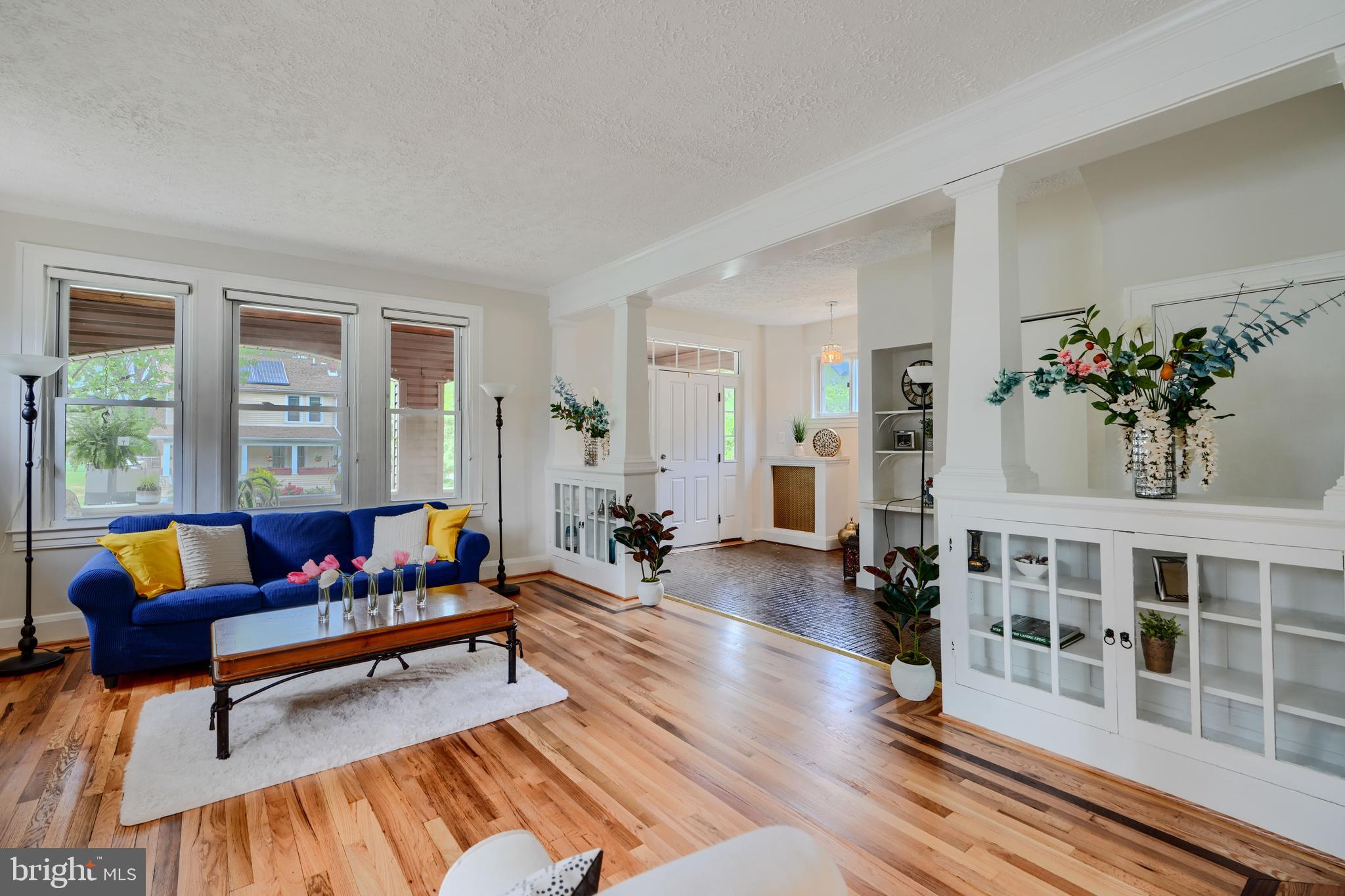 224 Mallow Hill Road Baltimore, MD 21229 - Photo 11 of 52 Three built ins: living room and foyer
