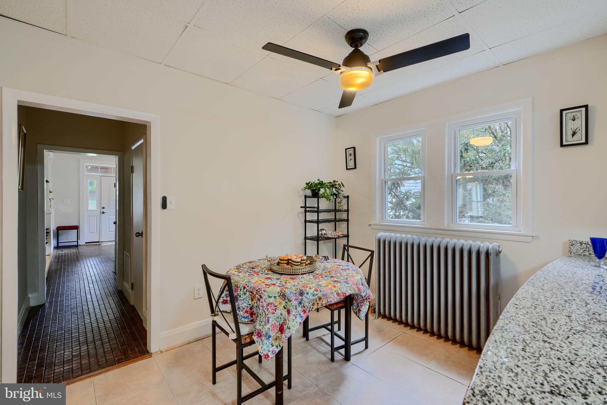 224 Mallow Hill Road Baltimore, MD 21229 - Photo 17 of 52 Breakfast nook