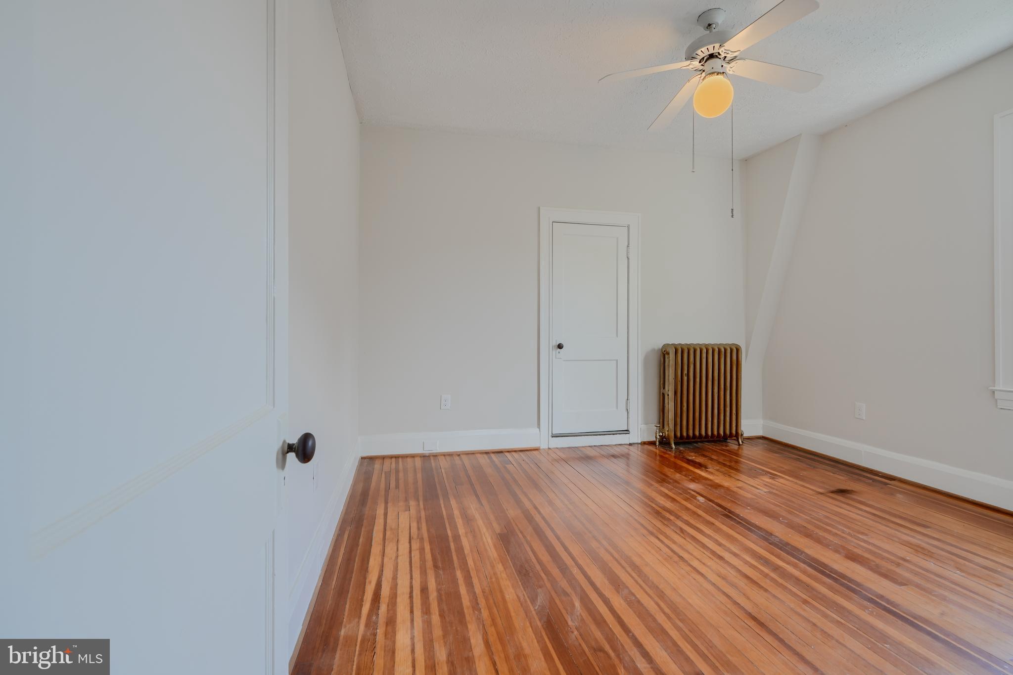 224 Mallow Hill Road Baltimore, MD 21229 - Photo 41 of 52 Third bedroom