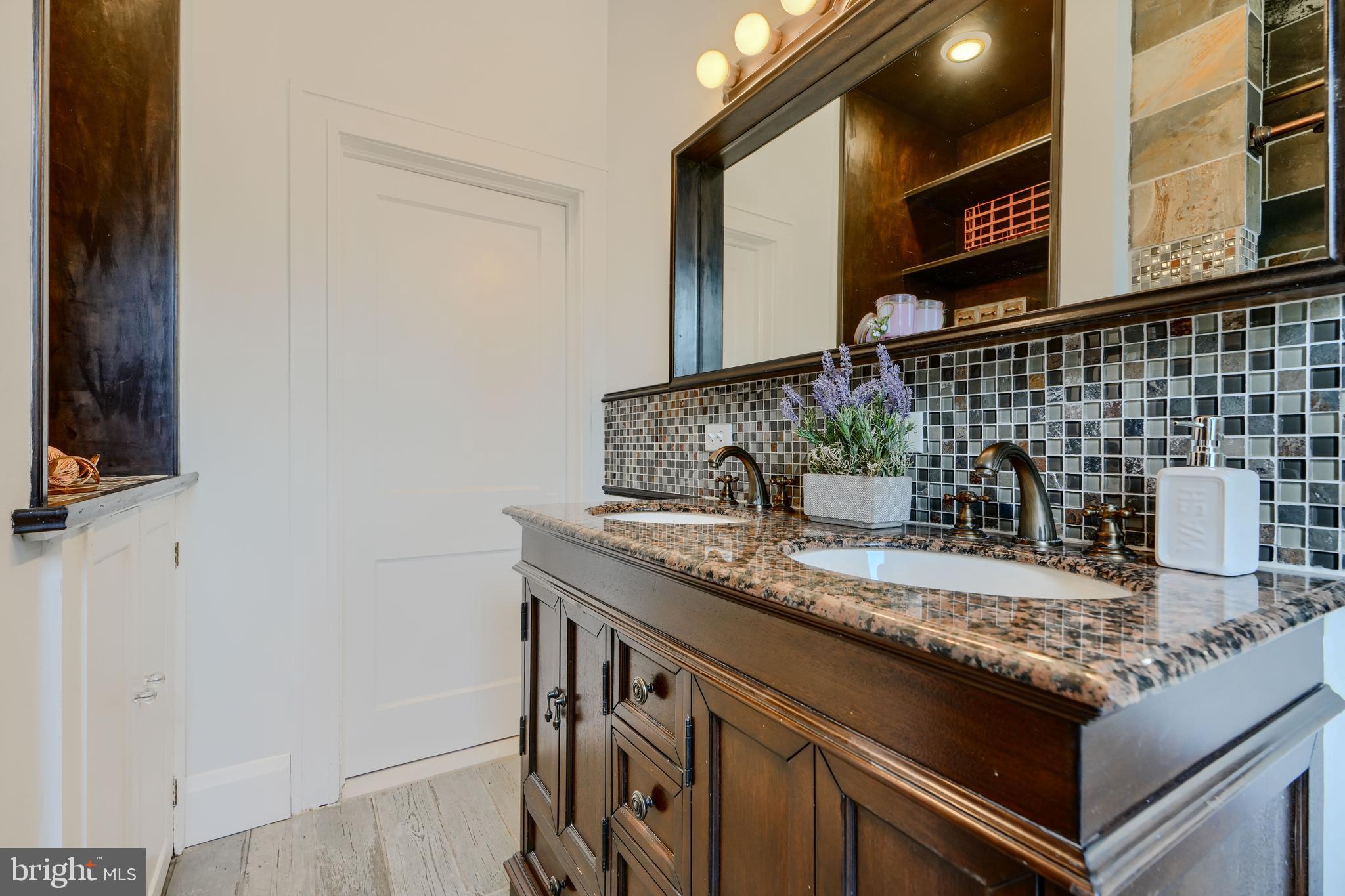 224 Mallow Hill Road Baltimore, MD 21229 - Photo 45 of 52 Granite vanity top