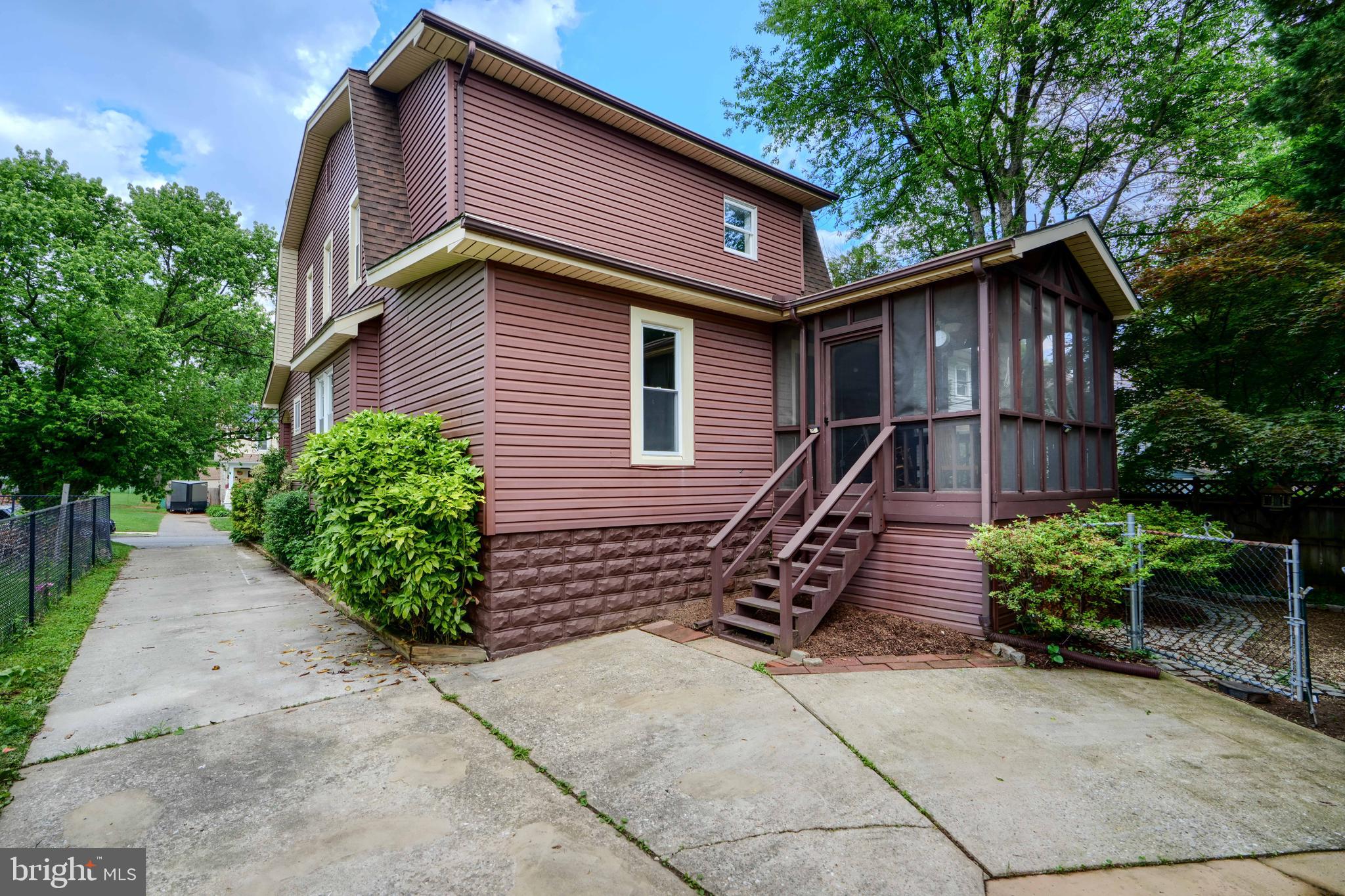 224 Mallow Hill Road Baltimore, MD 21229 - Photo 49 of 52 Large driveway