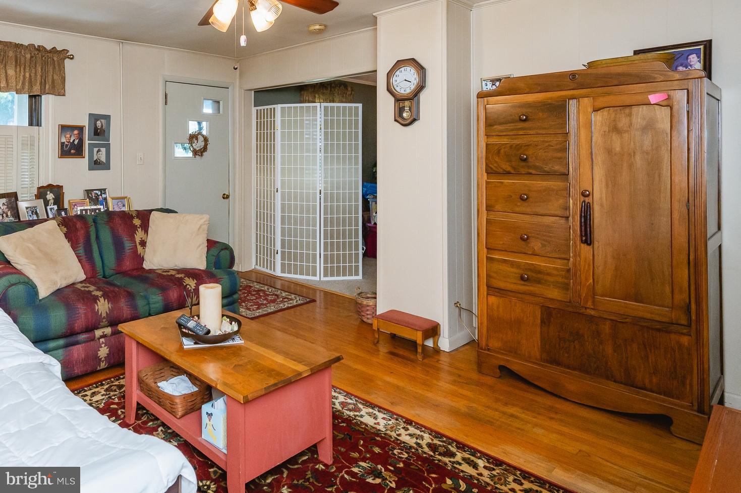 269 Paradise Road Aberdeen, MD 21001 - Photo 6 of 34 Living Room