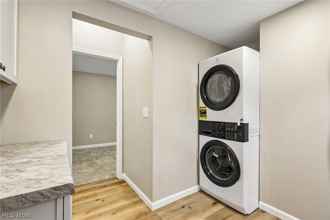 38849 Adkins Road Willoughby, OH 44094 - Photo 21 of 27 Laundry and Mud Room