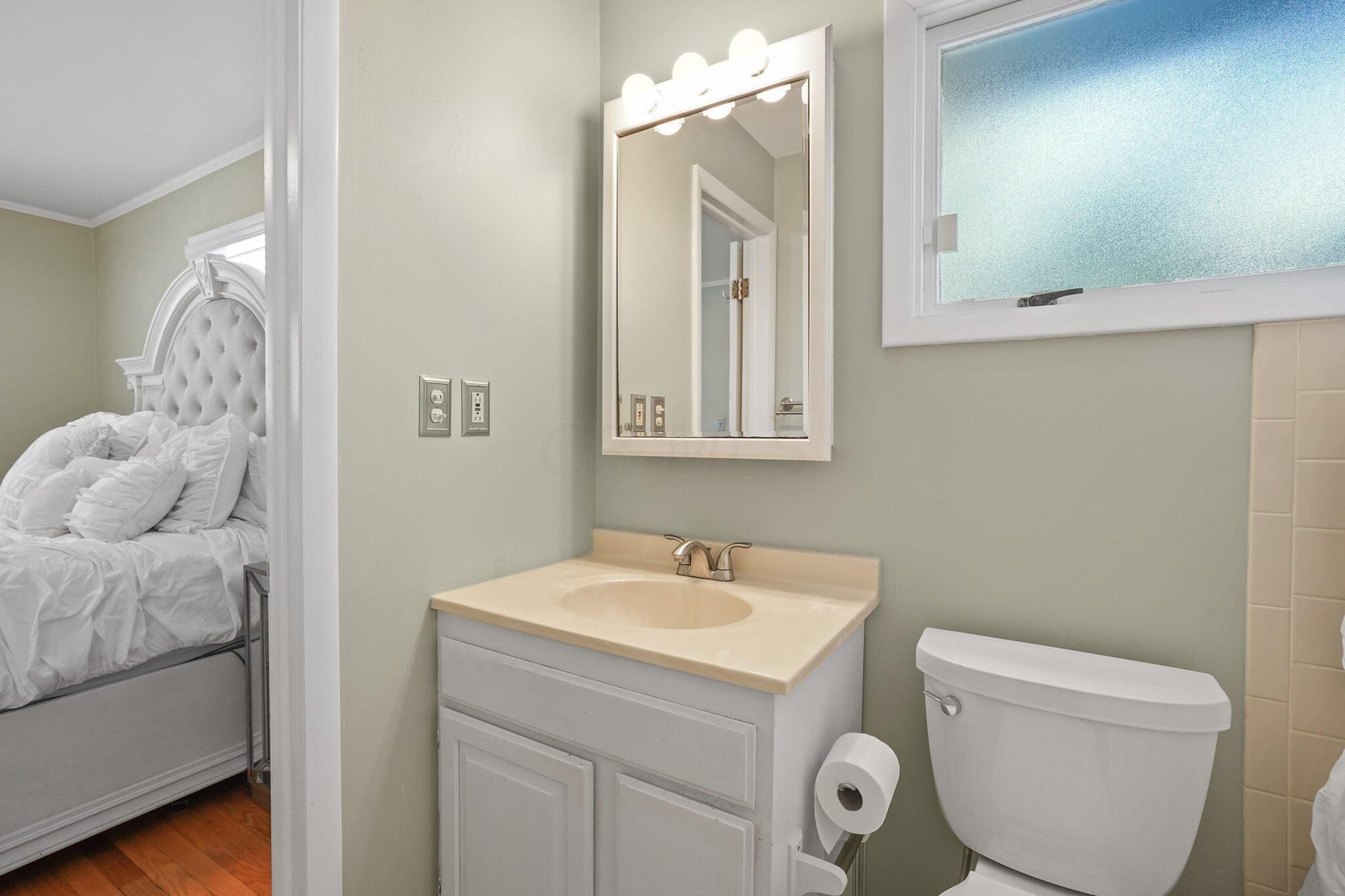 2338 Edgevale Road Columbus, OH 43221 - Photo 15 of 27 40-web-or-mls-DSC07402