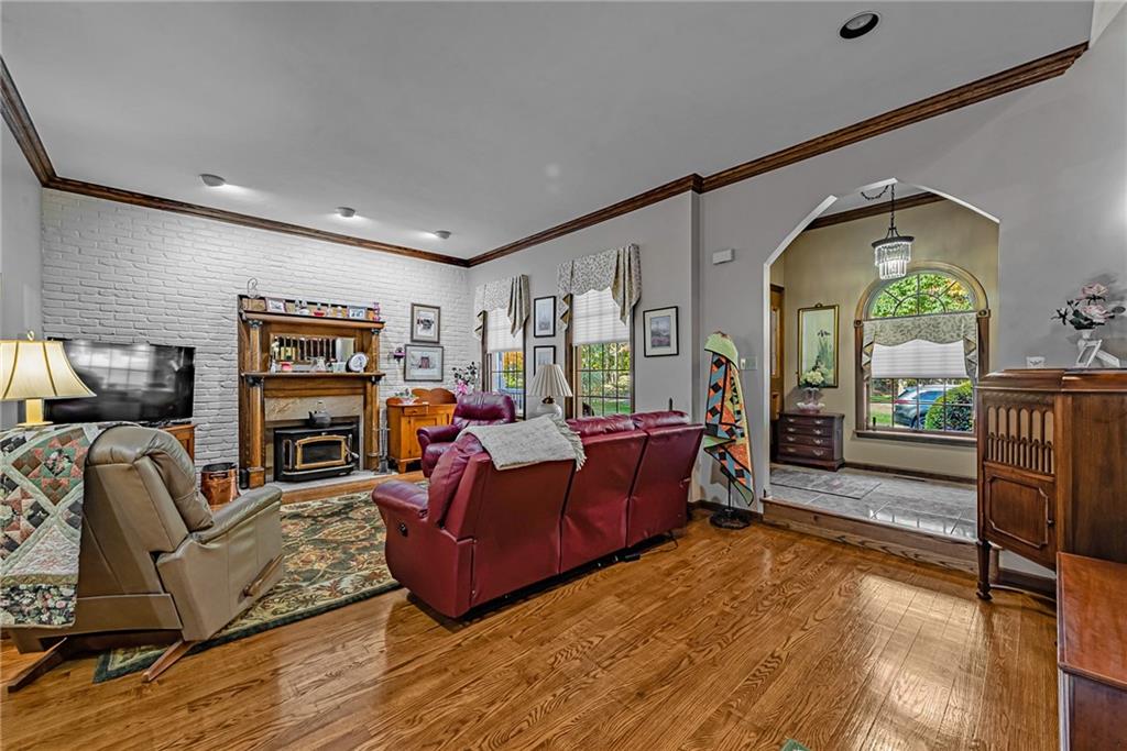 278 Reservoir Road Mount Pleasant, PA 15666 - Photo 4 of 24 Gallery Image 4