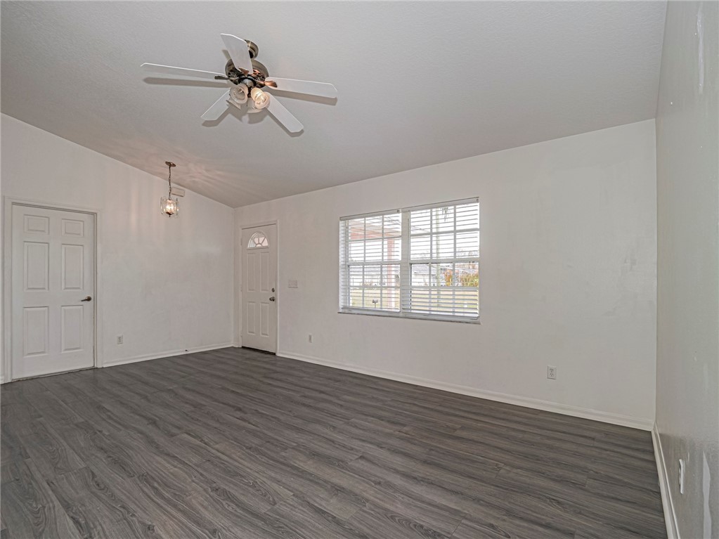 483 Melrose Lane Sebastian, FL 32958 - Photo 2 of 35