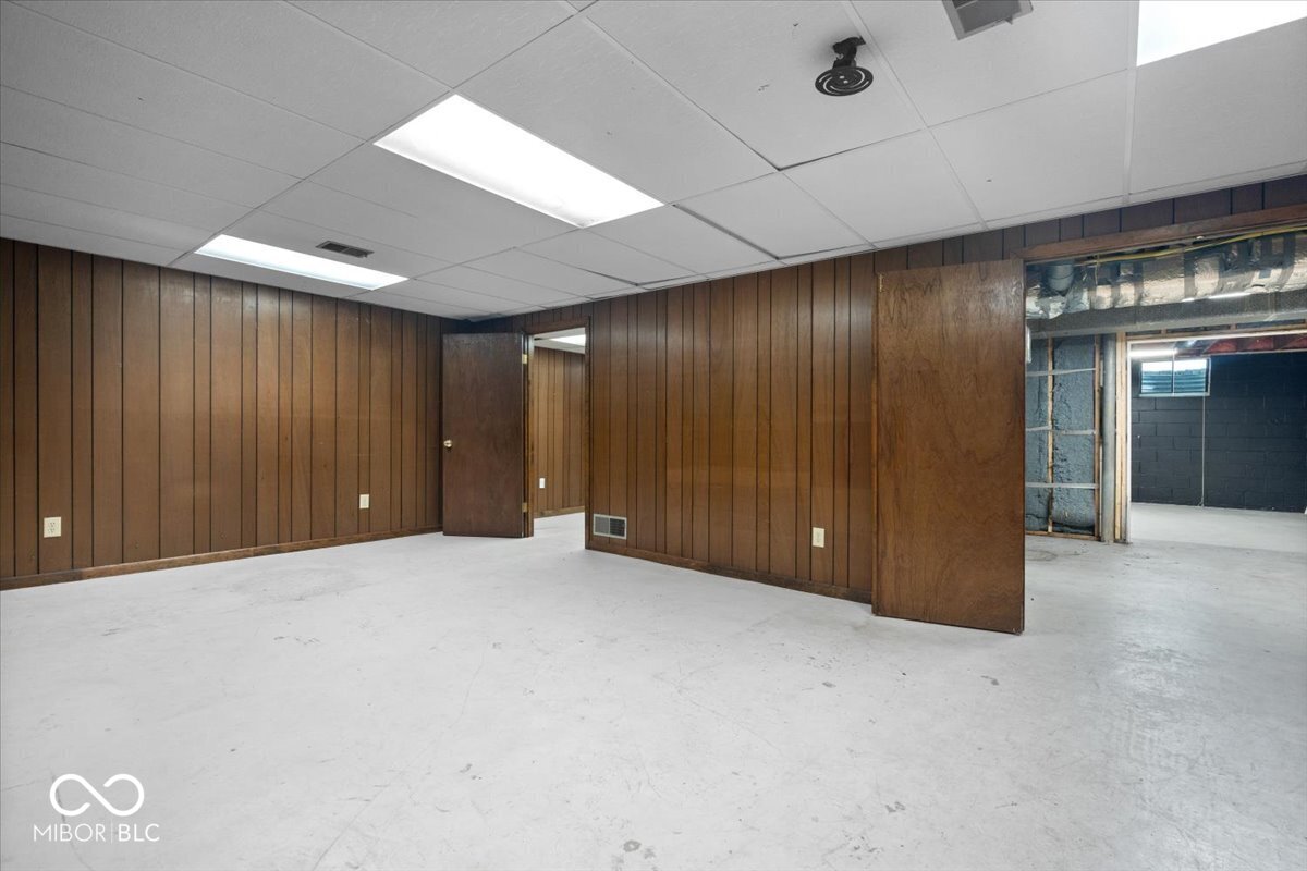 9797 Ditch Road Carmel, IN 46032 - Photo 20 of 30 Gallery Image 20