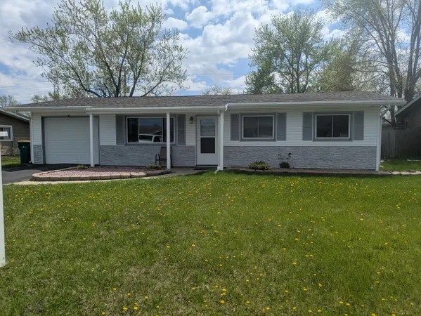 $229,999 | 414 Salt Creek Parkway, Valparaiso, IN 46385