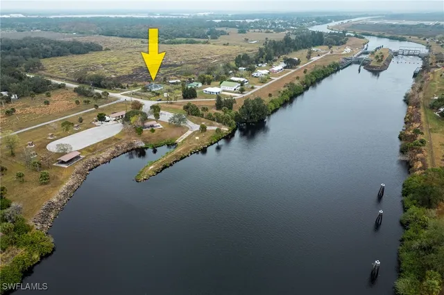 $329,900 | 2915 Ortona Locks Road, Moore Haven, FL 33471
