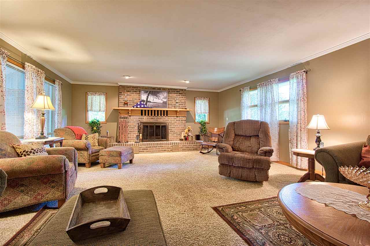 834 South Burkhardt Road Evansville, IN 47715 - Photo 3 of 33 Gallery Image 3