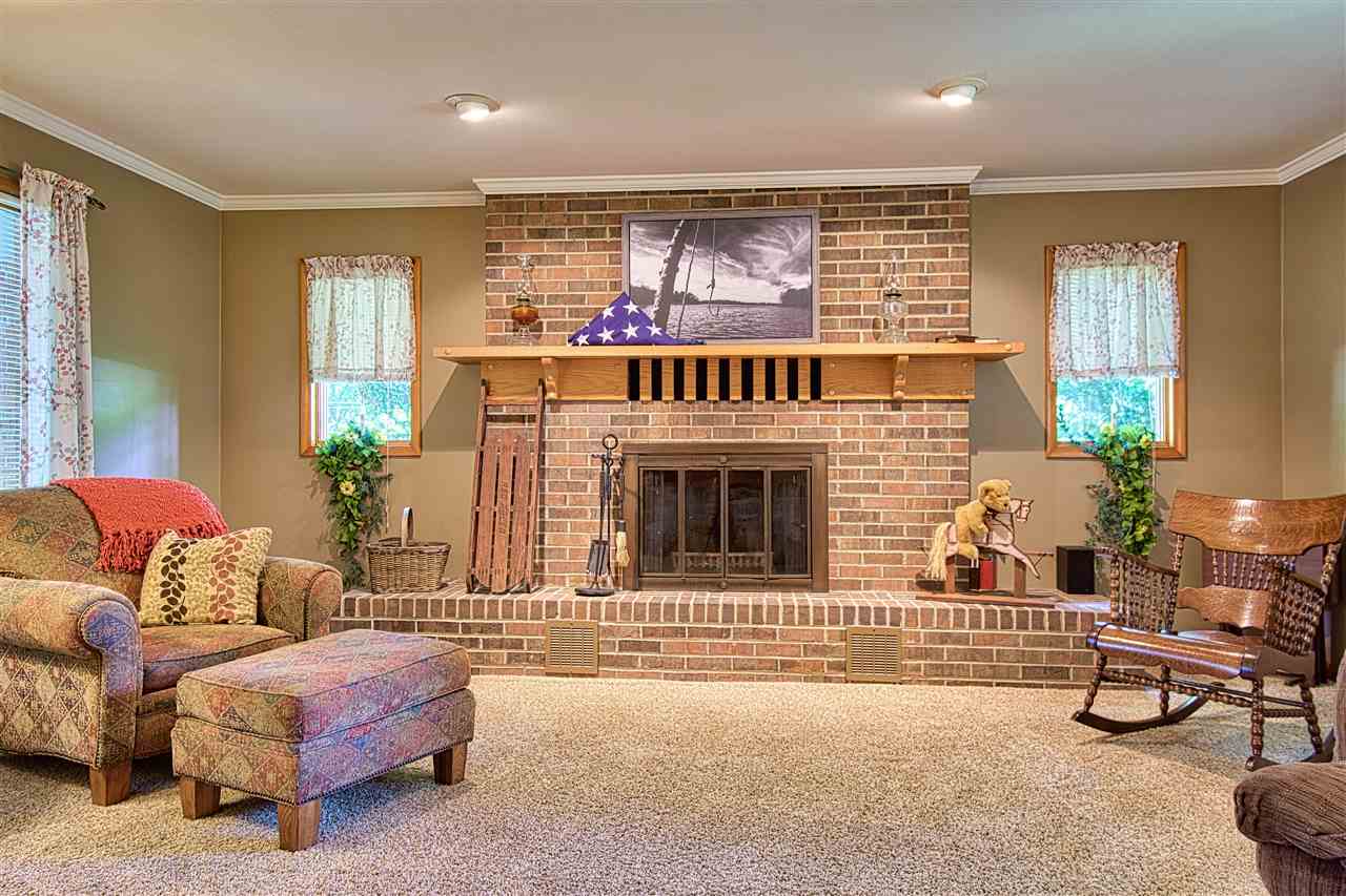 834 South Burkhardt Road Evansville, IN 47715 - Photo 5 of 33 Gallery Image 5
