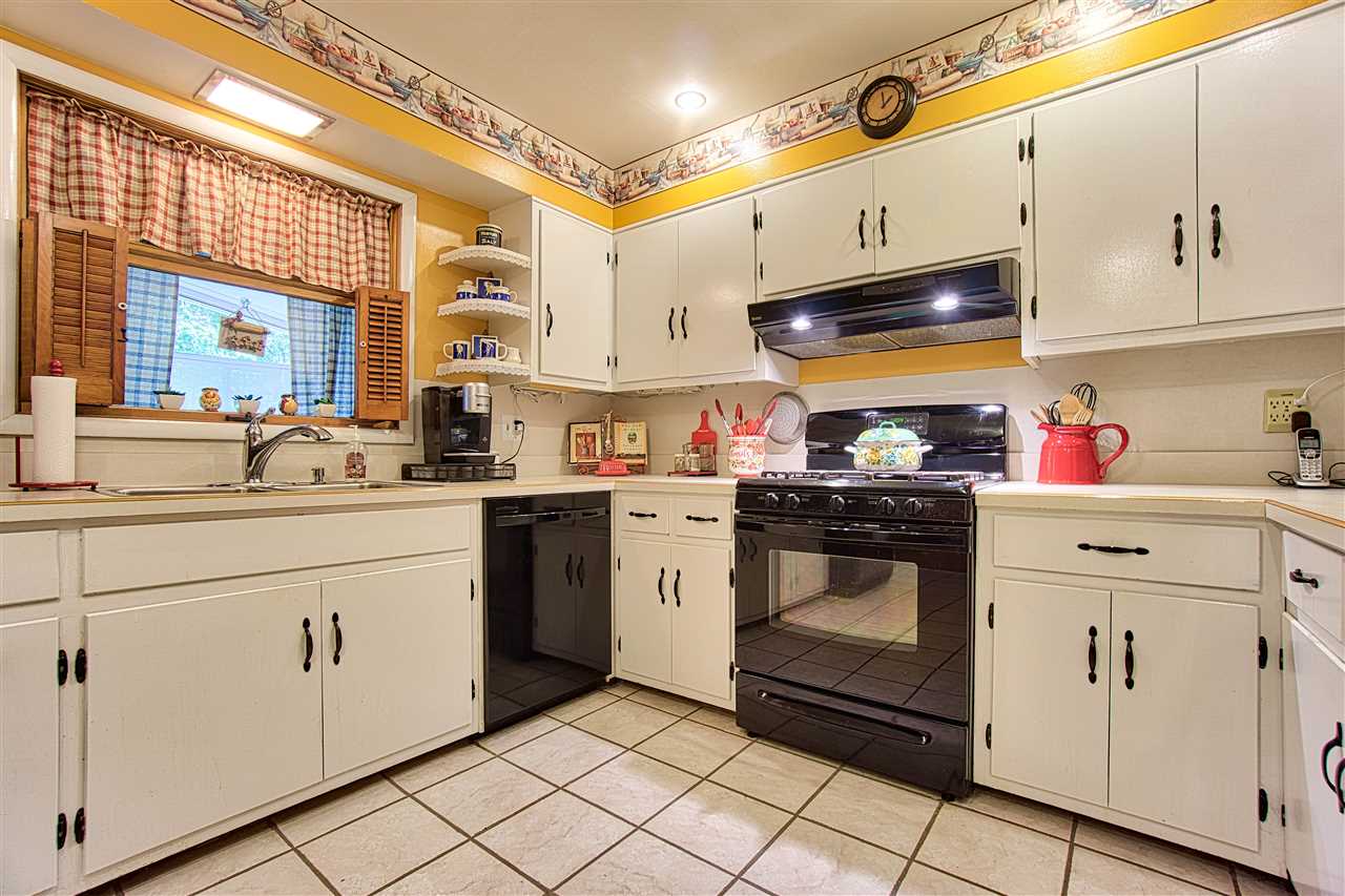 834 South Burkhardt Road Evansville, IN 47715 - Photo 9 of 33 Gallery Image 9