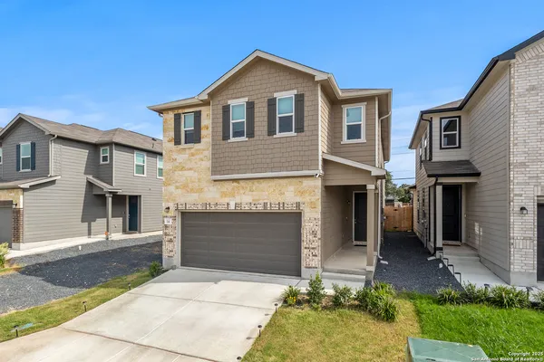 $1,948 | 10643 Military Drive West, Unit 14, San Antonio, TX 78245