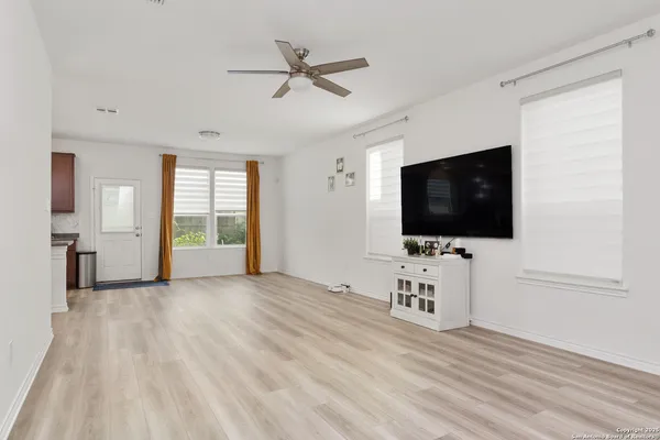 $1,948 | 10643 Military Drive West, Unit 14, San Antonio, TX 78245