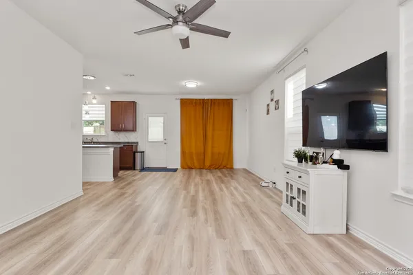 $1,948 | 10643 Military Drive West, Unit 14, San Antonio, TX 78245