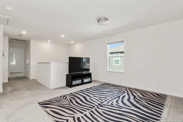 $1,948 | 10643 Military Drive West, Unit 14, San Antonio, TX 78245