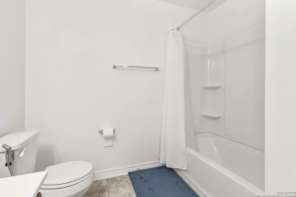 $1,948 | 10643 Military Drive West, Unit 14, San Antonio, TX 78245