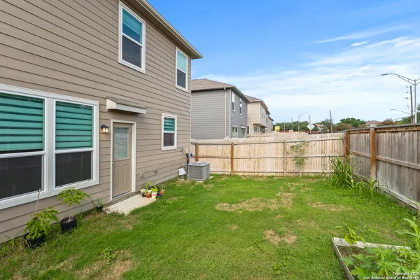 $1,948 | 10643 Military Drive West, Unit 14, San Antonio, TX 78245