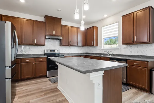 $1,948 | 10643 Military Drive West, Unit 14, San Antonio, TX 78245