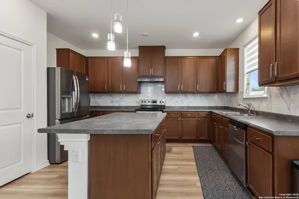 $1,948 | 10643 Military Drive West, Unit 14, San Antonio, TX 78245