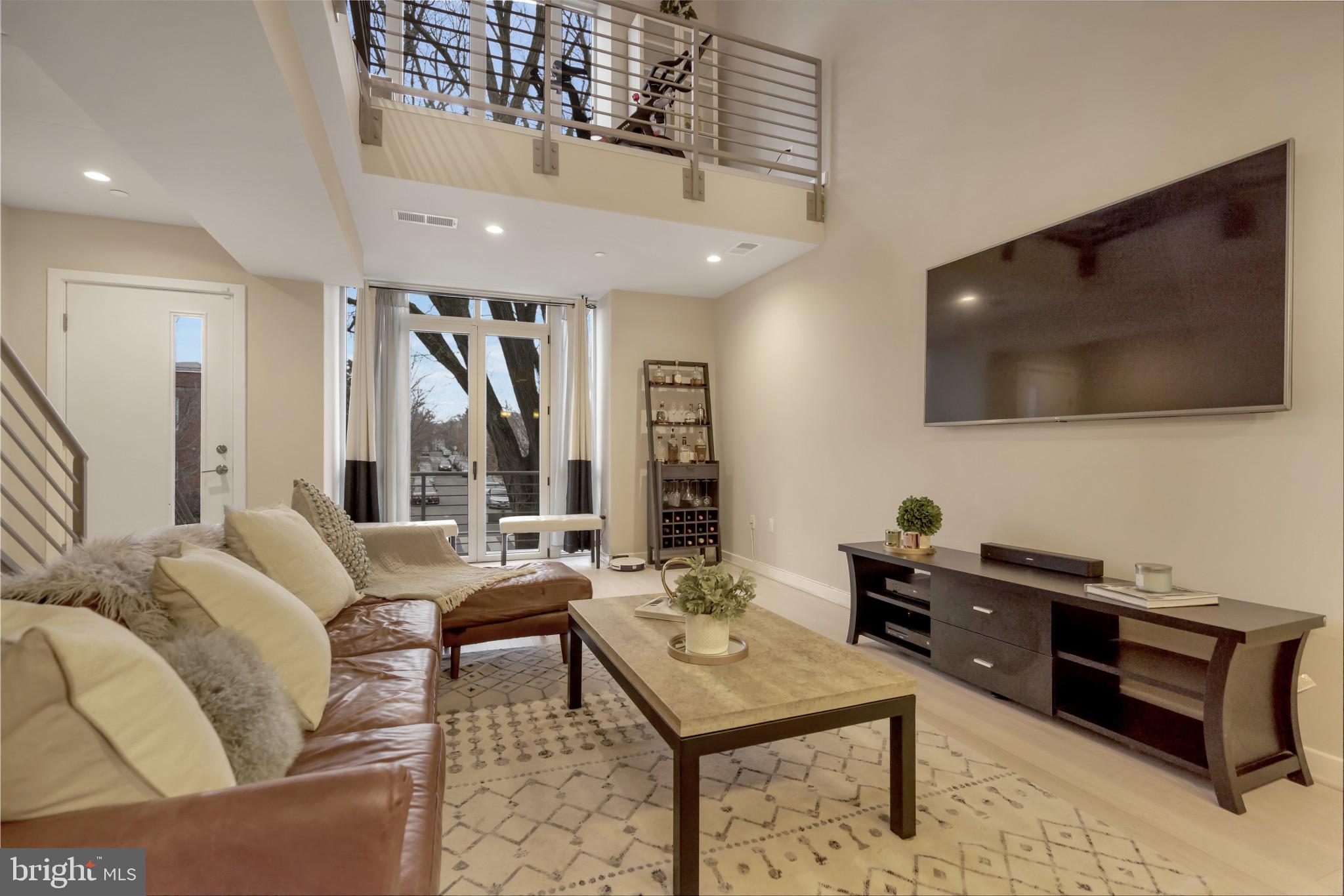 409 17th Street Northeast, Unit A Washington, DC 20002 - Photo 6 of 33