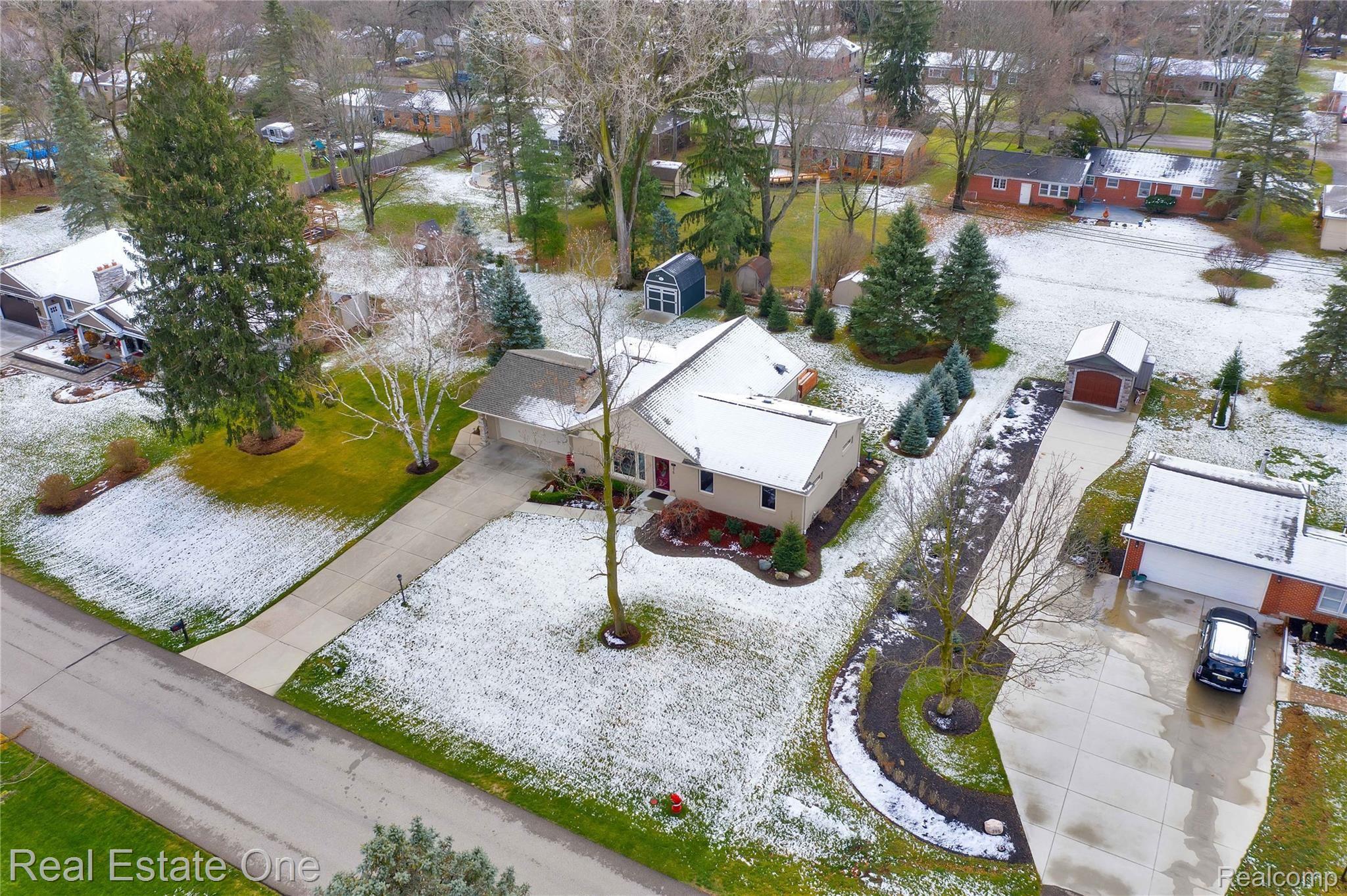 375 Willow Tree Lane Rochester, MI 48306 - Photo 37 of 37 DJI_0996-Edit.jpg