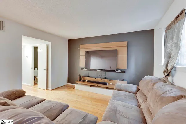 $205,000 | 42 Briarglen Place, Greenville, SC 29615