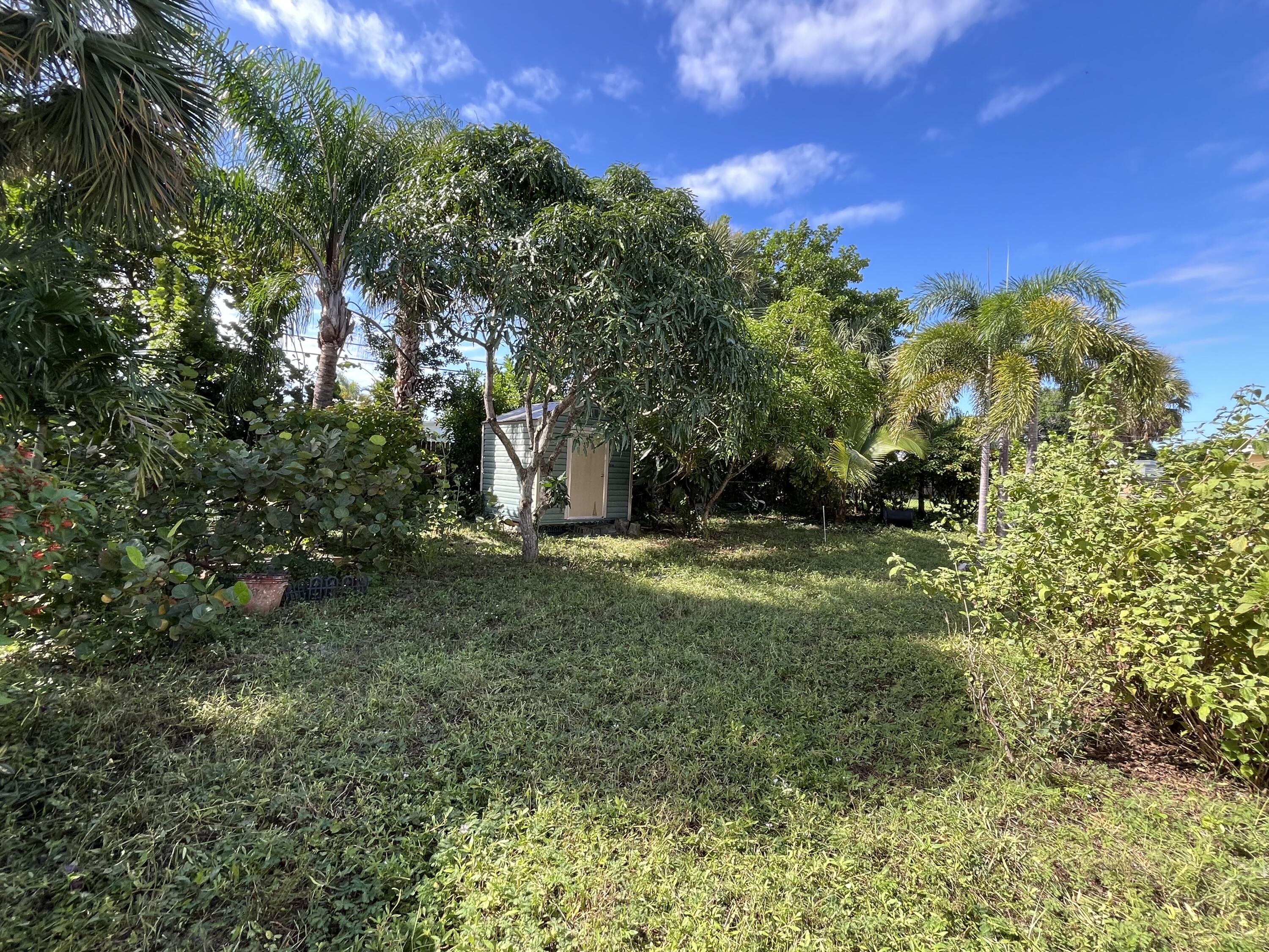 2632 Freeport Road West Palm Beach, FL 33406 - Photo 2 of 6 IMG_4597