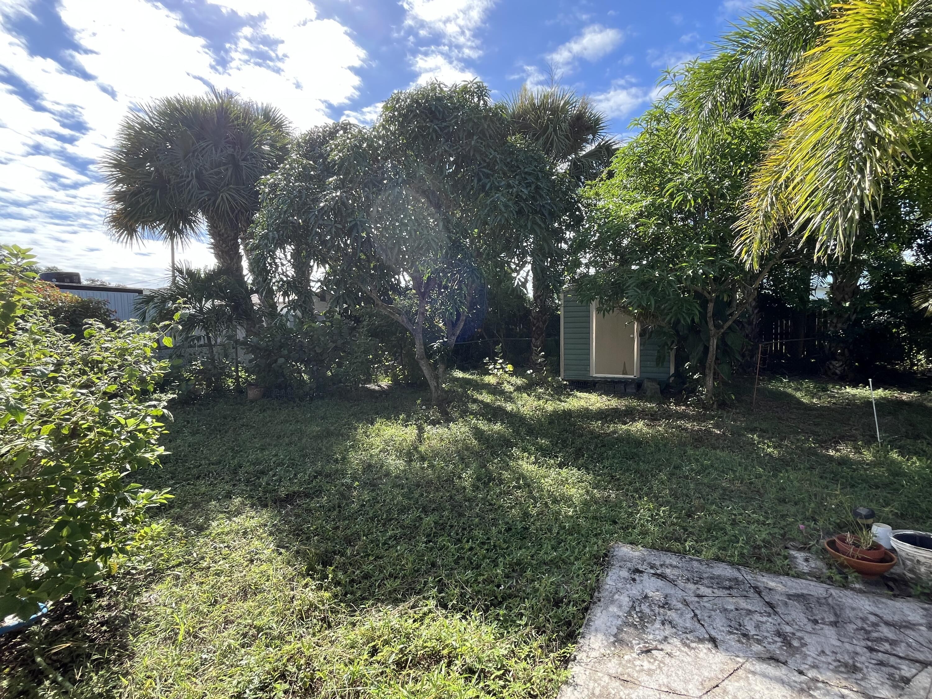 2632 Freeport Road West Palm Beach, FL 33406 - Photo 6 of 6 IMG_4596