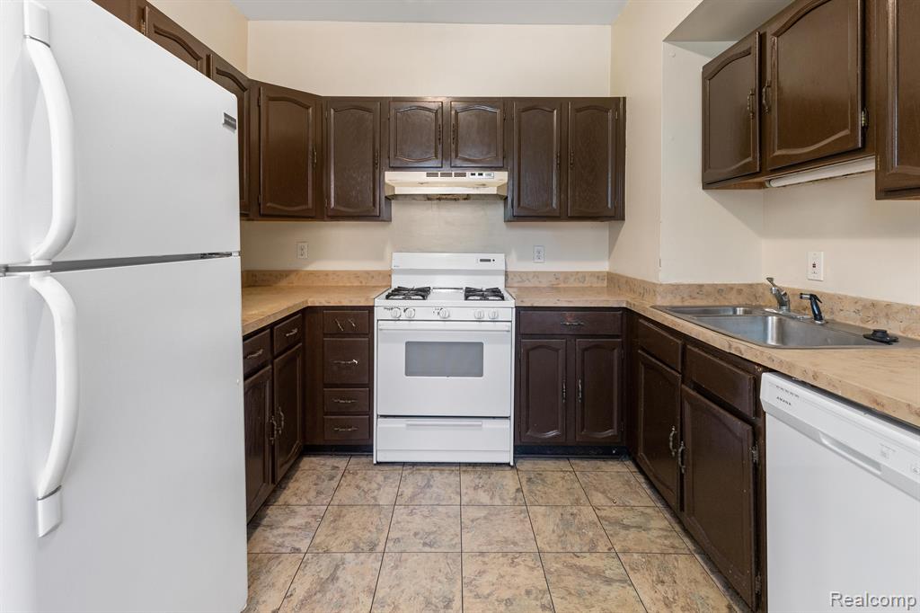 739 Delaware Street Detroit, MI 48202 - Photo 9 of 70