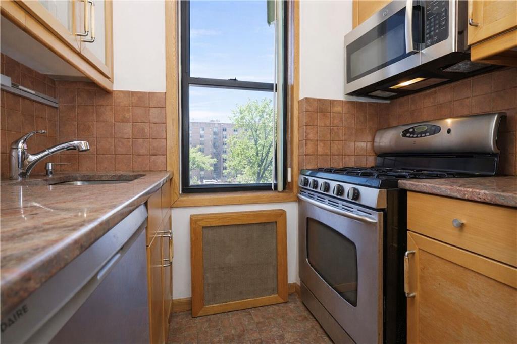 2425 Haring Street, Unit 2H Brooklyn, NY 11235 - Photo 6 of 21