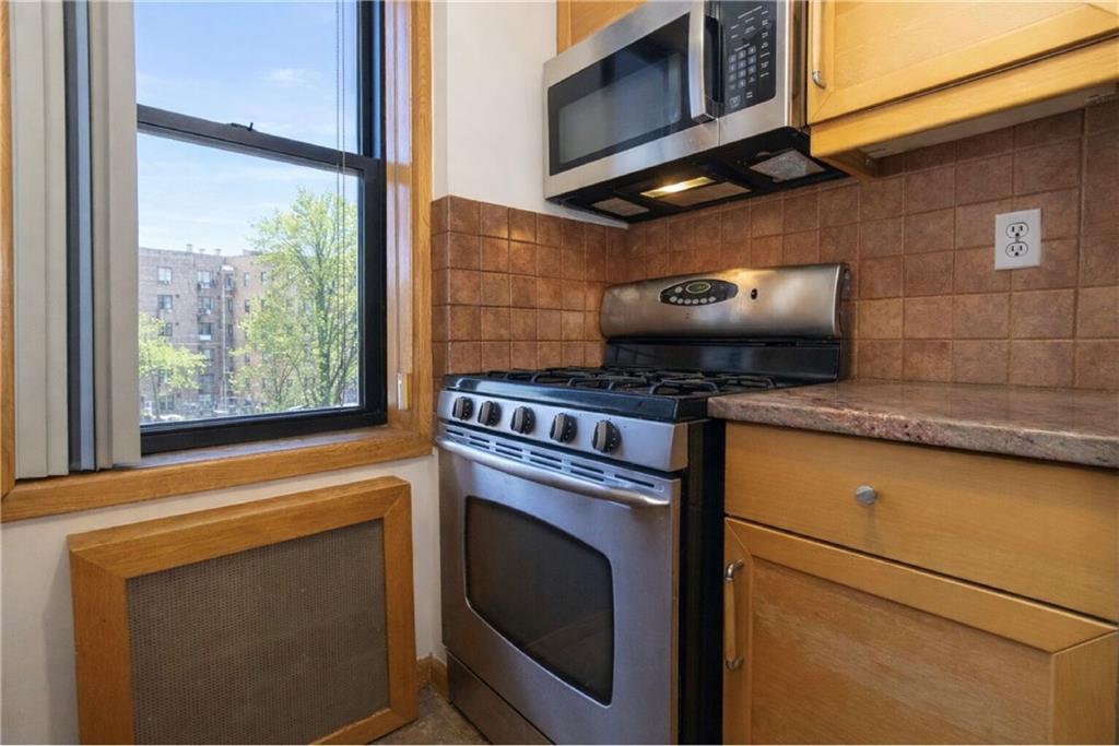 2425 Haring Street, Unit 2H Brooklyn, NY 11235 - Photo 7 of 21