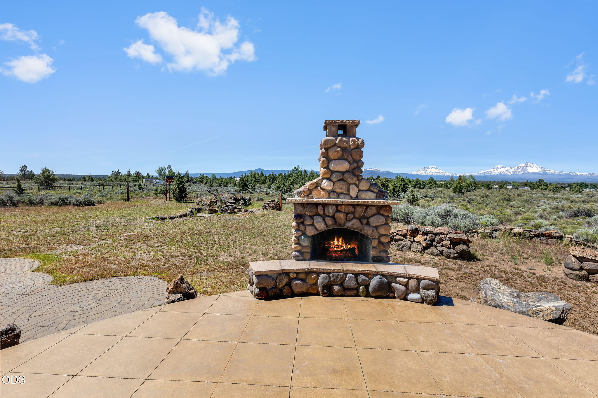 66967 Lance Road Bend, OR 97703 - Photo 17 of 58
