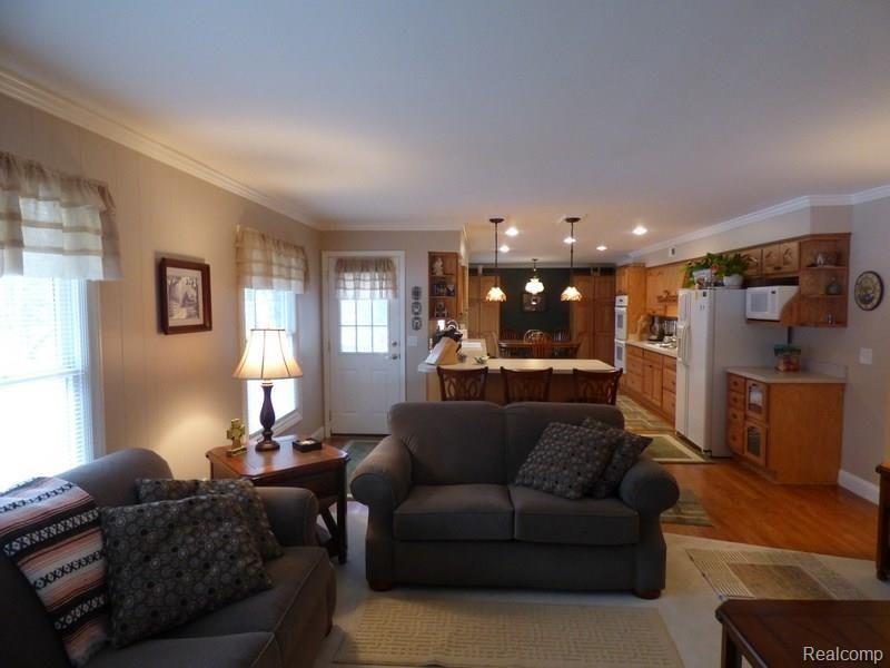 4873 Jewell Road Howell, MI 48843 - Photo 14 of 32 P1010073.jpg