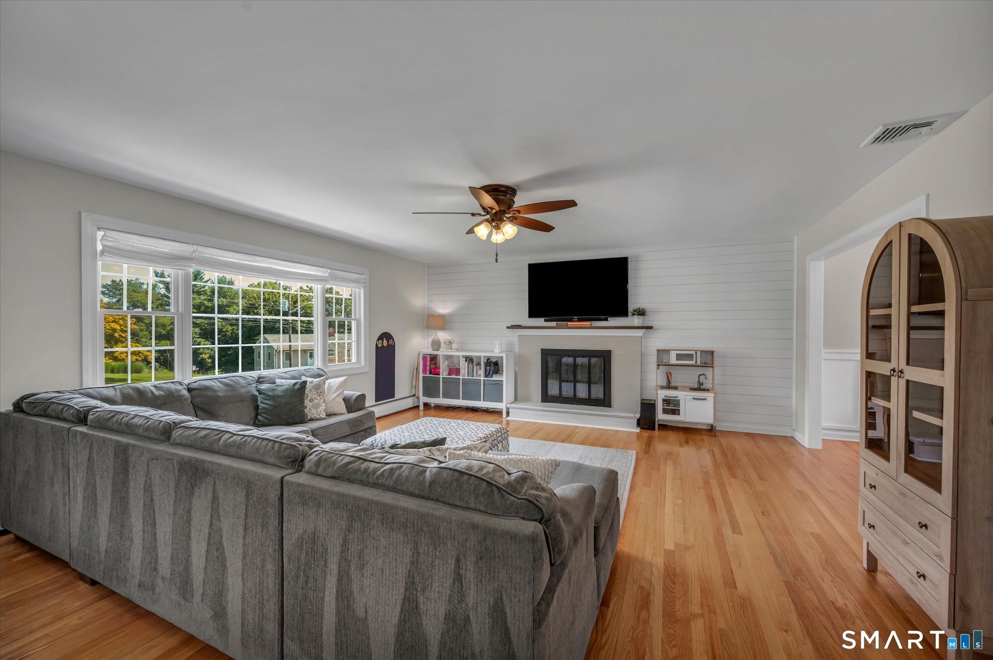 440 Alling Farm Road Orange, CT 06477 - Photo 4 of 39