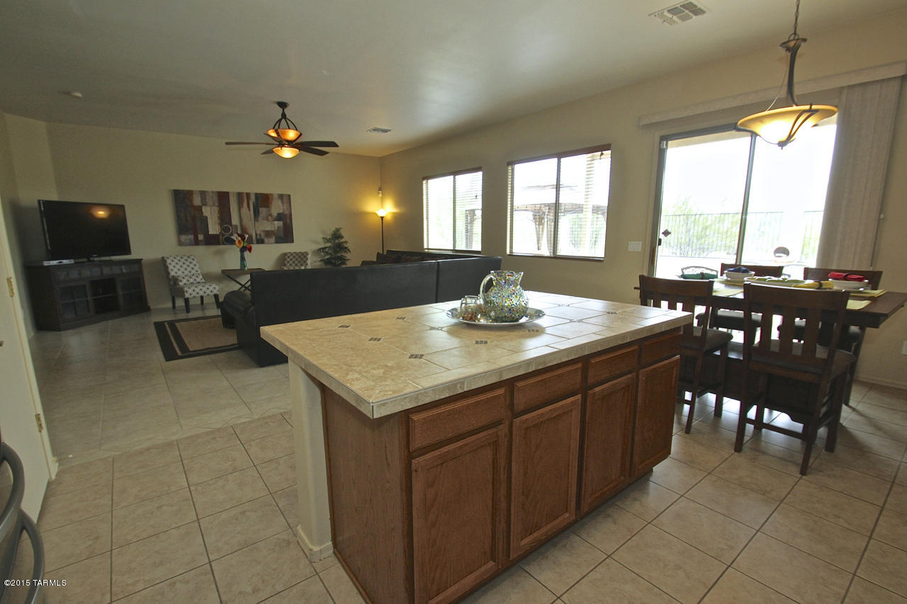 3442 South Desert Promenade Road Tucson, AZ 85735 - Photo 7 of 37