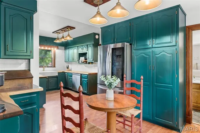 $675,000 | 1507 Timberlake Manor Parkway, Chesterfield, MO 63017