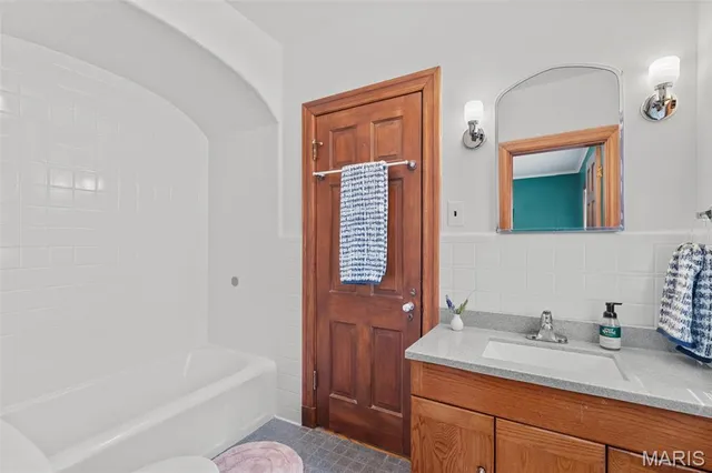 $675,000 | 1507 Timberlake Manor Parkway, Chesterfield, MO 63017