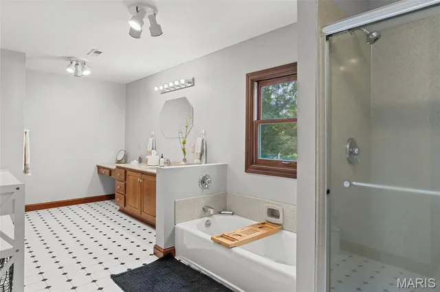 $675,000 | 1507 Timberlake Manor Parkway, Chesterfield, MO 63017